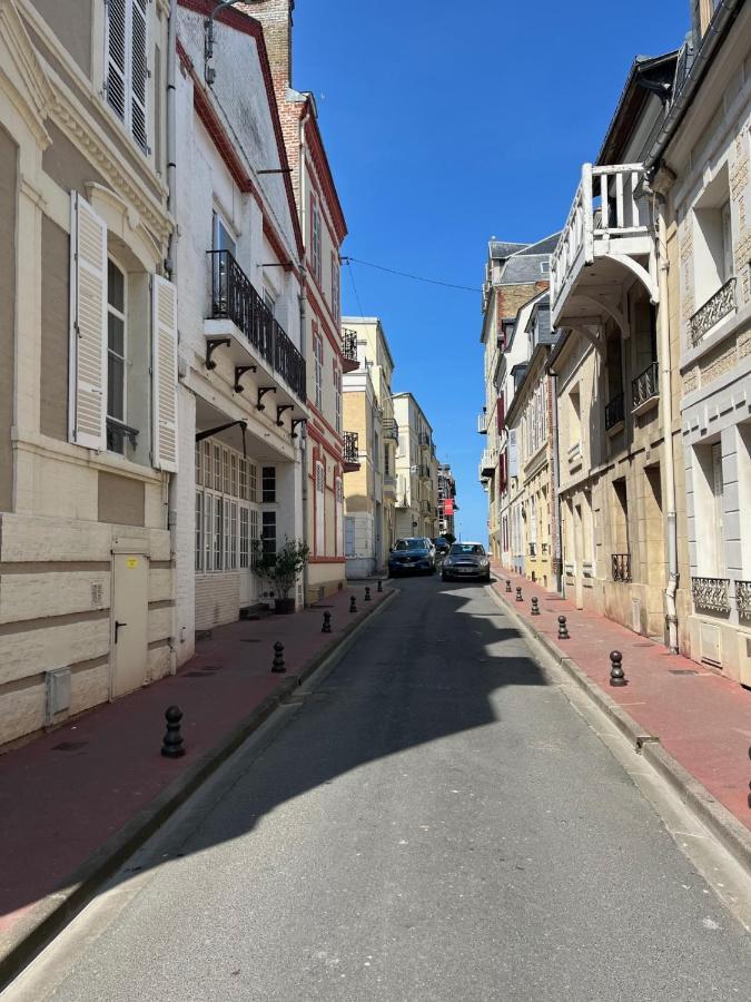 "Chez Anne A La Plage" Studio A 150 M De La Plage Trouville-sur-Mer Luaran gambar
